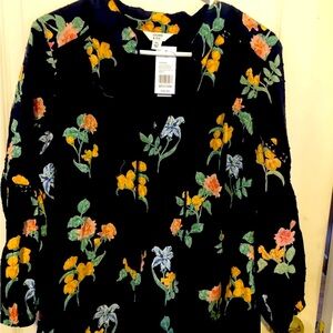 Crown and Ivy extra large MWT lightweight top